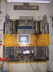Hydraulic press, Dieffenbacher, 270 t, 1984