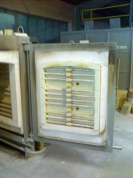 Shuttle Kiln, electrically heated