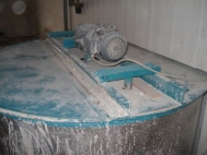 Tub with underwater paddle, used