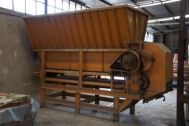 Box Feeder - used